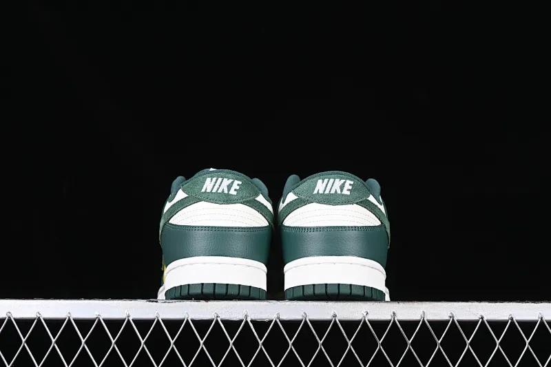 All Categories Nk SB Dunk Series Nk SB Dunk Low Low-top sneakers Nk Dunk Low SE "Noble Green" Classic Brazilian color SB low-top sports and leisure sneakers FD0350-133